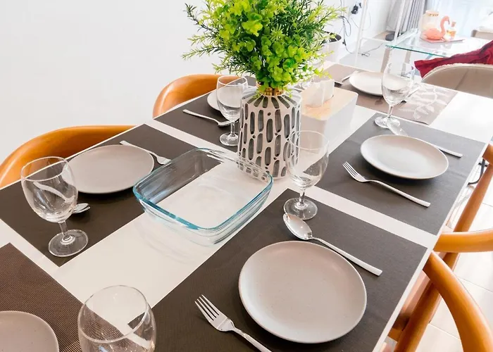 Mrt-accessible & Delightful Family Hub! Holiday home